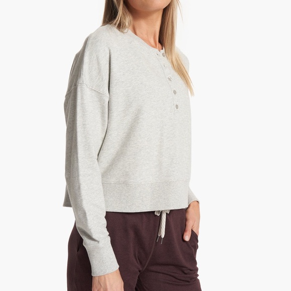Vuori Laguna Henley Cropped Shirt - Picture 1 of 6